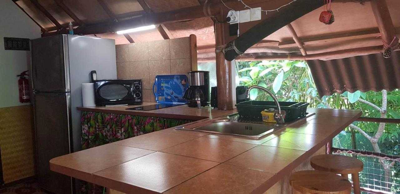 Location " La Pirogue " Maison D'Hotes A Moorea Haapiti Eksteriør billede